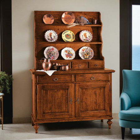 Credenza con piattaia 2 ante, dettaglio piatti decorativi