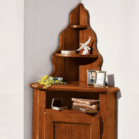 Angoliera con alzatina in legno con accessori decorativi