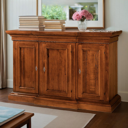 Credenzina 3 ante, dettaglio legno e cornice intagliata