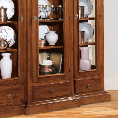 Dettaglio vetrina smontabile 3 ante 3 cassetti legno