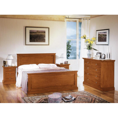 Letto matrimoniale in massello, ambiente classico