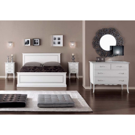 Letto matrimoniale classico con testata semplice