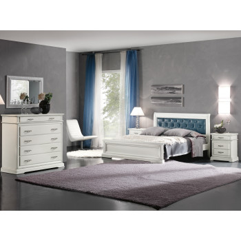 Camera con armadio classica in legno laccato bianco