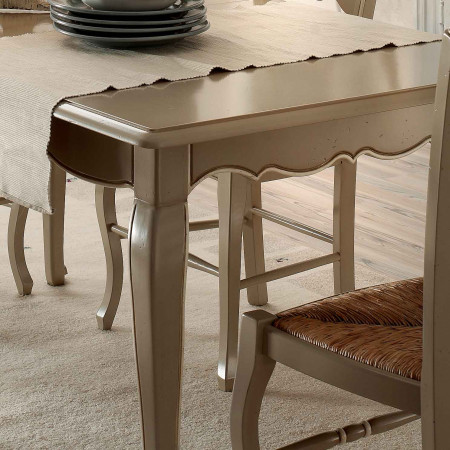 Dettaglio tavolo allungabile 160x90 a 240x90, apparecchiato