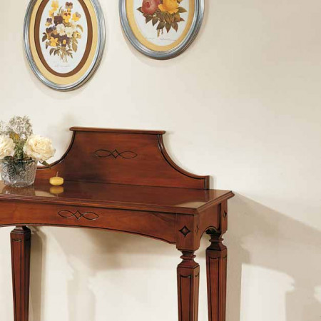 Consolle con alzatina sagomata, dettaglio legno decorato