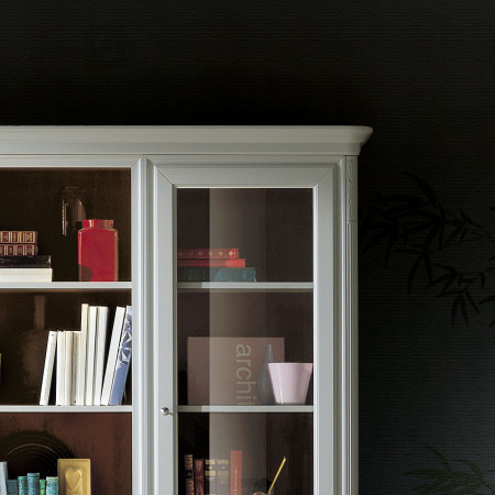 Libreria classica in legno con cassetti e ante vetro