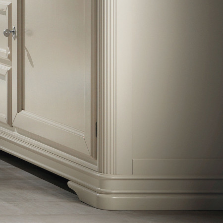 Credenza seicento 2 ante 6 cassetti dettaglio intaglio