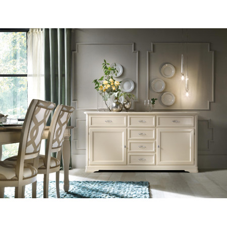 Credenza seicento 2 ante 6 cassetti ambientata