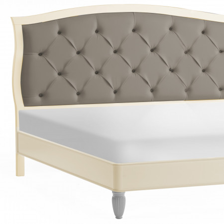 Dettaglio testata capitonnè letto king size