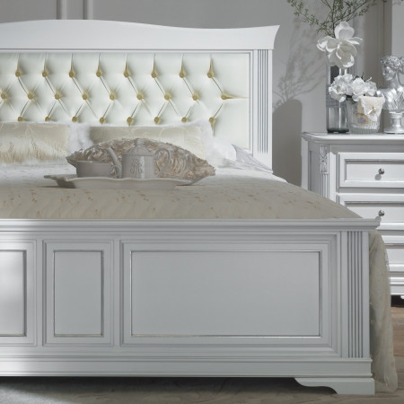 Letto classico con testata ecopelle capitonne sagomata