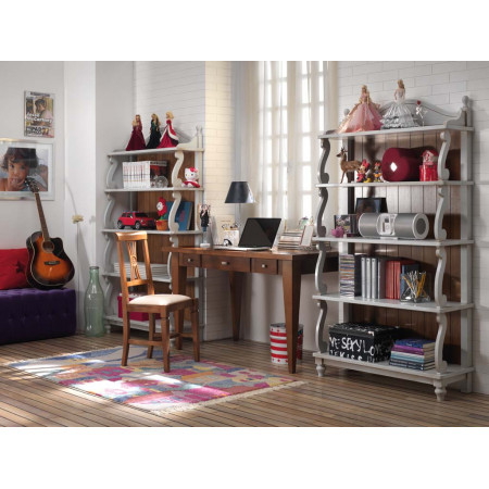 Etagere country con sostegni sagomati e decorazioni