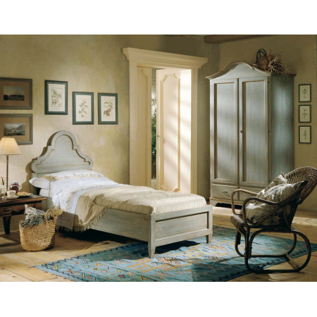 Letto una piazza country in legno con testata sagomata
