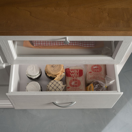 Mobile cucina con cassetti in vetro, dettaglio interno