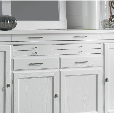 Dettaglio cassetti credenza country 4 porte 7 cassetti