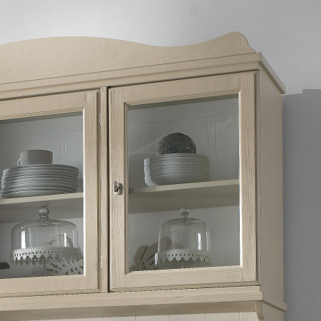 Credenza country con alzata, dettaglio vetrina
