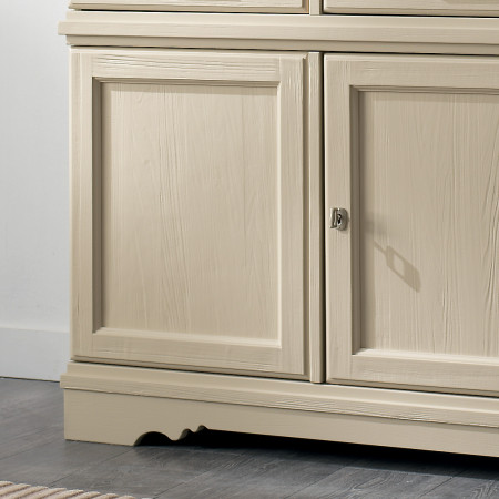 Credenza country con alzata in legno massello, dettaglio ante