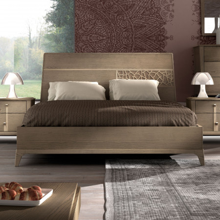 Letto contemporaneo con formella traforata in legno