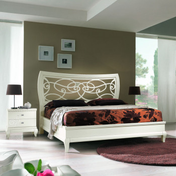 Letto con testata sagomata e traforata, design contemporaneo