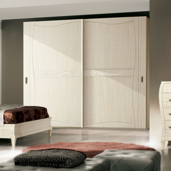 Armadio ante scorrevoli in frassino con specchi centrali