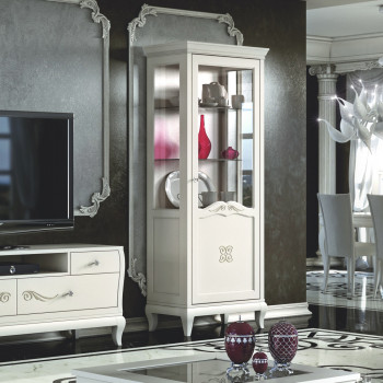 Argentiera in stile classico contemporaneo con dettagli decorativi