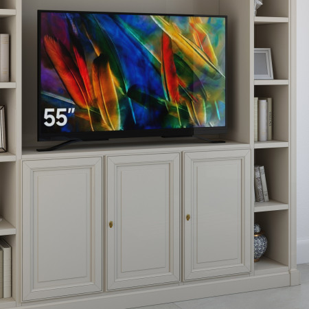 Parete porta TV su misura con dettagli ante bugnate