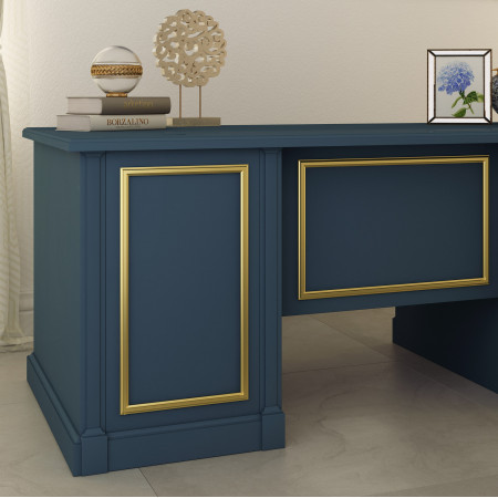 Scrivania in legno su misura con capitelli decorativi oro