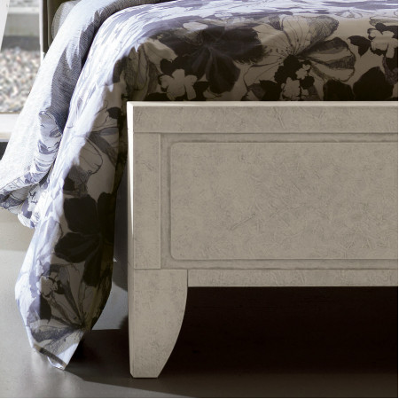 Dettaglio pediera Cantiero New Age letto testata imbottita