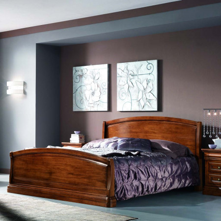 Camera da letto classica con armadio, dettaglio comò