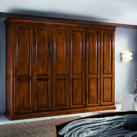 Specchio con cornice sagomata, dettaglio del legno