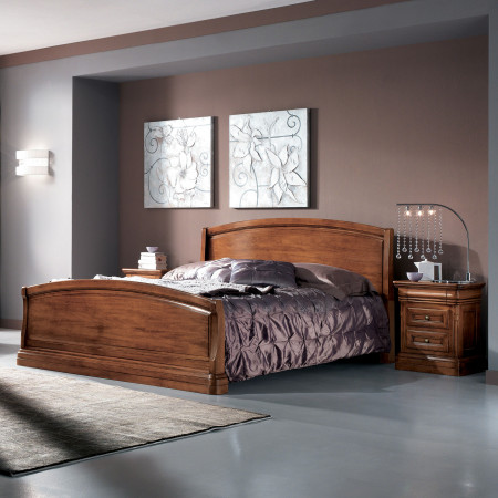 Camera da letto classica con armadio in legno noce