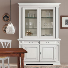 Credenza con vetrina in legno bianco, dettagli eleganti Credenza classica in legno con vetrina bianca laccata