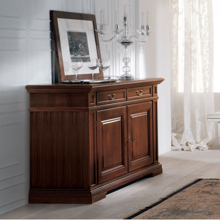 Credenza in legno con 2 ante, dettaglio candelabro