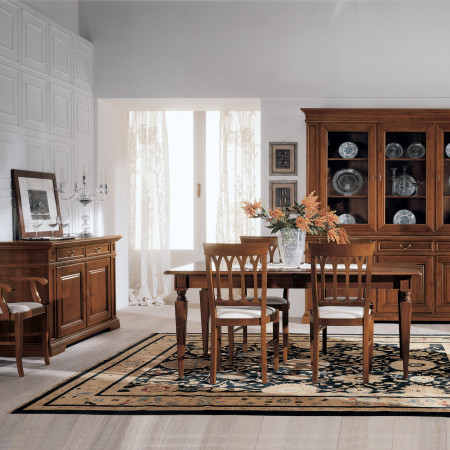 Credenza classica con vetrina in legno massello, dettaglio ante