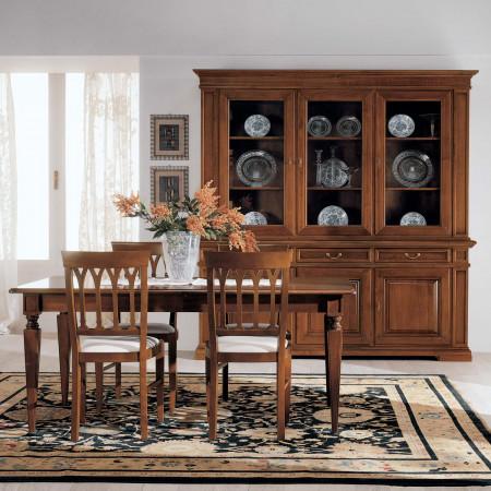 Credenza classica con vetrina, dettaglio ante in vetro
