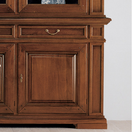 Credenza classica con vetrina in legno