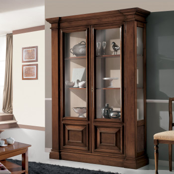 Vetrina con schiena laccata e dettagli in legno