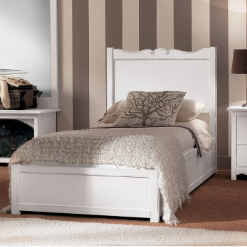 Letto una piazza linea semplice, cornice testata sagomata