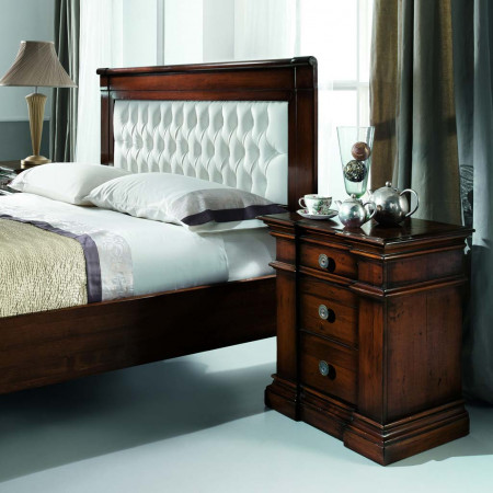 Letto due piazze con testata imbottita in ecopelle