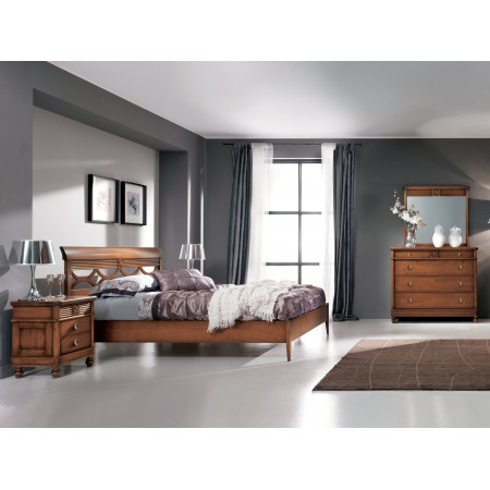 Camera da letto classica armadio con vetro, dettaglio intagli