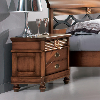 Comodino 3 cassetti con intaglio a ghirlanda in legno