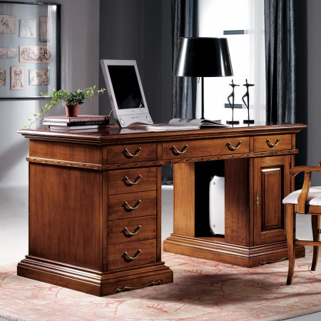 Scrivania classica in legno, dettaglio intagli noce