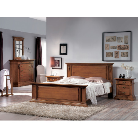 Letto due piazze con capitelli, legno noce, vista ambientata