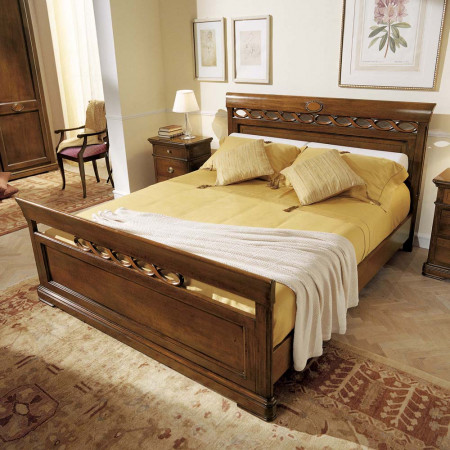 Letto classico con filetti e treccia, dettaglio testata