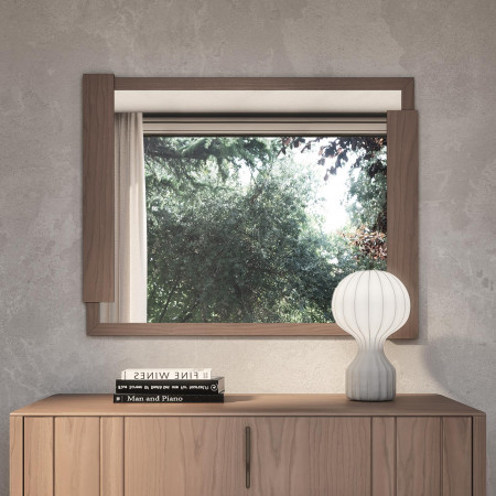 Specchiera in legno massello con cornice asimmetrica