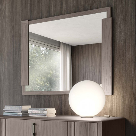 Specchiera in legno asimmetrica su credenza
