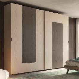 Comò moderno in legno, dettaglio piano e maniglia