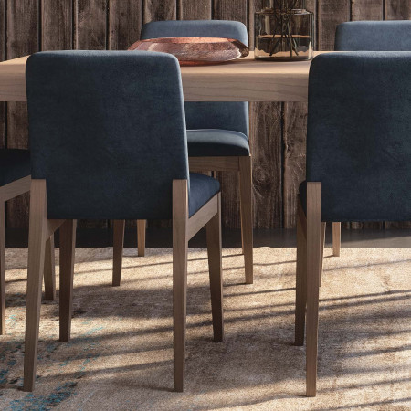 Sedia in legno Antares con fondino blu, dettaglio schienale