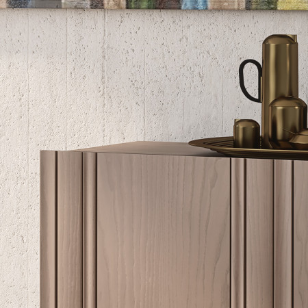 Dettaglio frontale Credenza Nova Vita in legno massello
