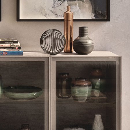 Dettaglio porte vetro credenza Nova Luce