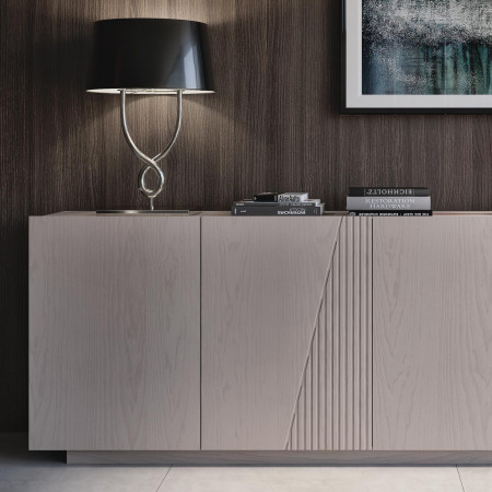 Credenza Nova Style 4 porte in legno con dettagli moderni